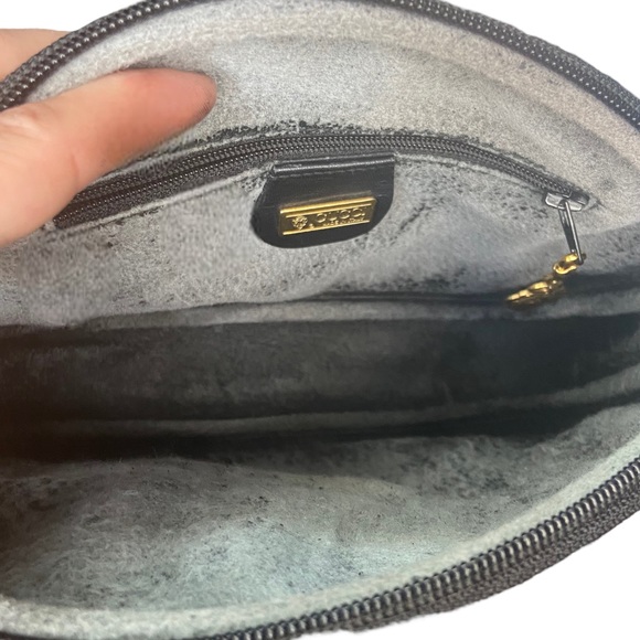 ** SOLD ** Vintage Gucci Crossbody - Picture 6 of 11
